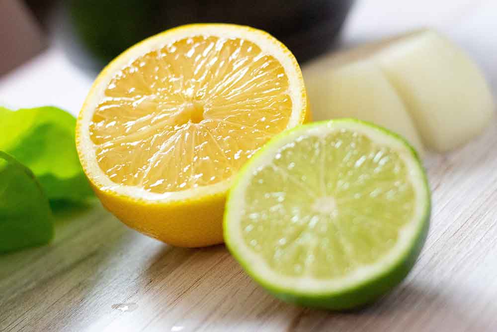 10 Best Fruits for Diabetic Patients: A Guide to Safe Fruit Consumption Lemon Thumb 1000x